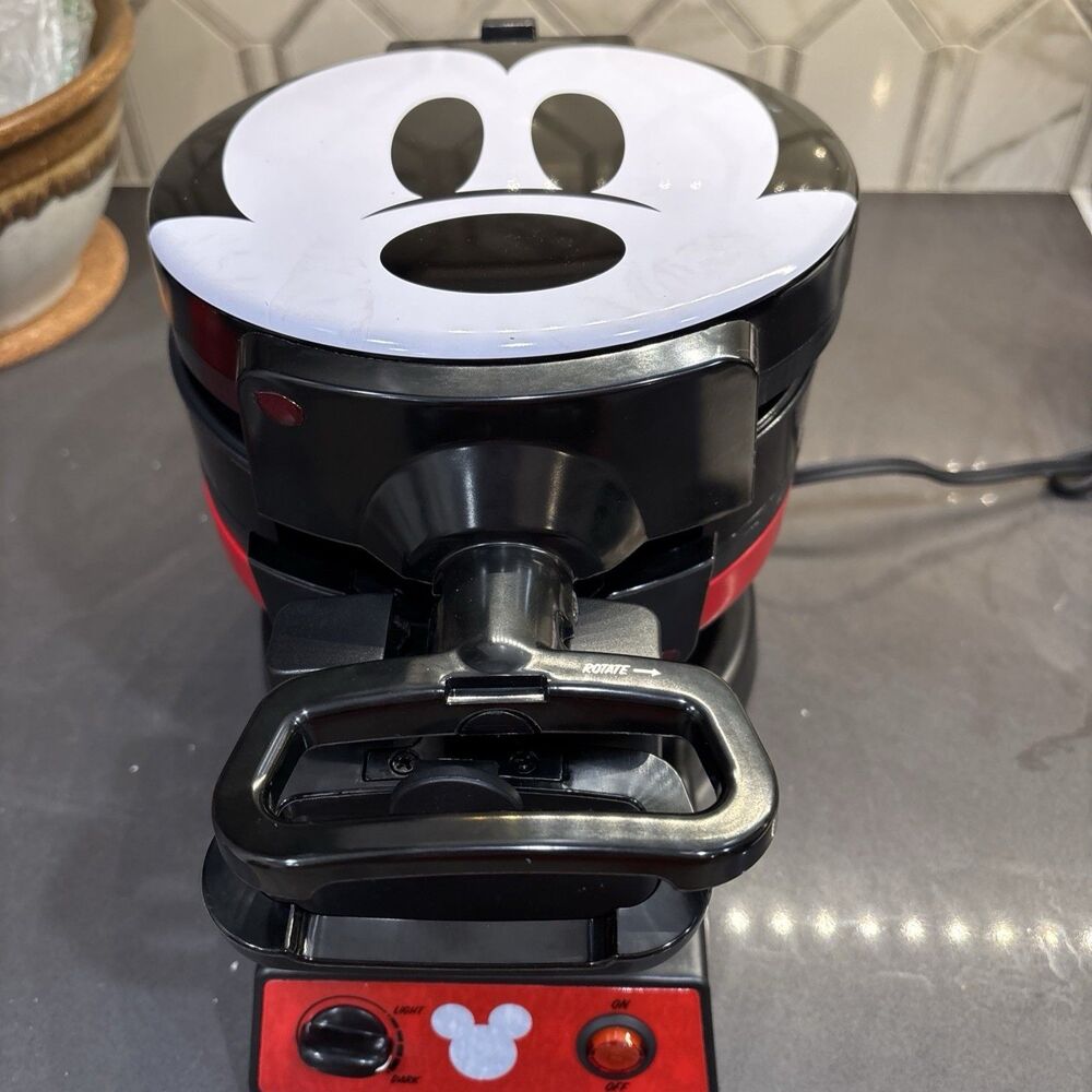 NEW Disney Mickey Mouse MIC-62 Double Flip Waffle Maker Open Box No Manual